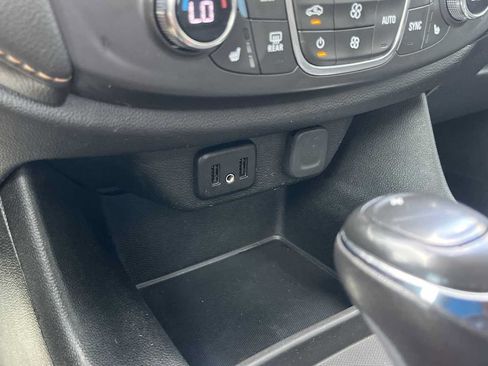 Used 2019 Chevrolet Traverse LT w/ LT Premium Package AWD/4WD image 49