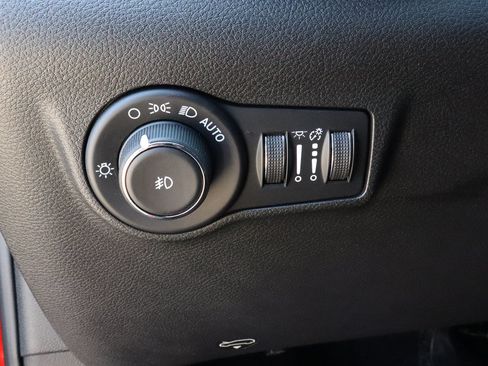 Used 2025 Jeep Compass Trailhawk AWD/4WD image 16