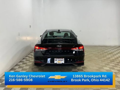 Used 2023 Hyundai Elantra SEL FWD image 5