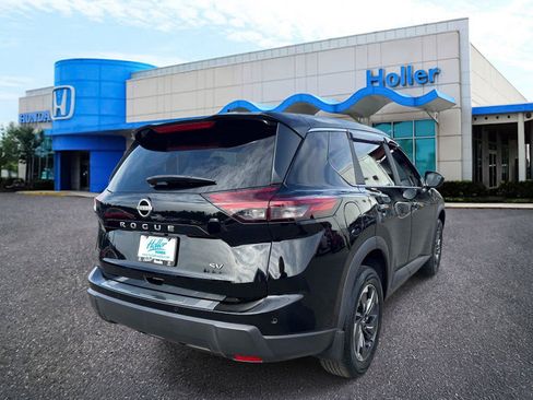 Used 2024 Nissan Rogue SV FWD image 4