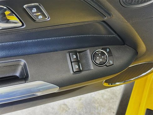 Used 2017 Ford Mustang Premium image 18