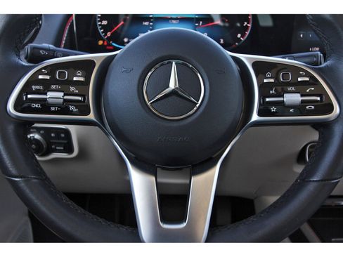 Used 2022 Mercedes-Benz GLB 250 w/ Premium Package Lite image 17