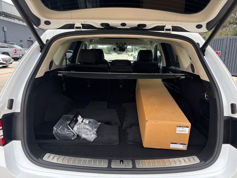 Used 2025 Genesis GV80 3.5T Prestige image 16