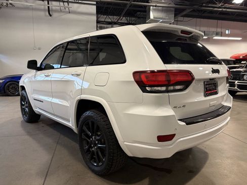 Used 2017 Jeep Grand Cherokee Altitude AWD/4WD image 47