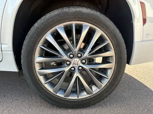 Used 2025 Buick Enclave Avenir w/ Super Cruise Package image 43