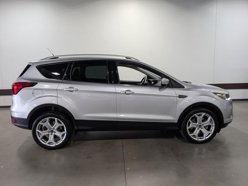 Used 2019 Ford Escape Titanium AWD/4WD image 2