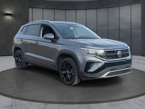 Used 2022 Volkswagen Taos SE image 8