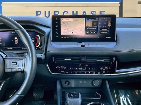 Used 2024 Nissan Rogue SL w/ SL Premium Package image 9