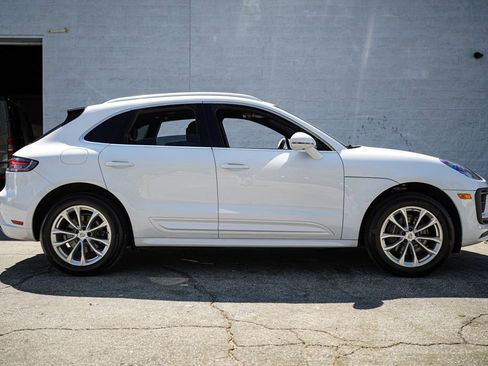 Used 2022 Porsche Macan image 18
