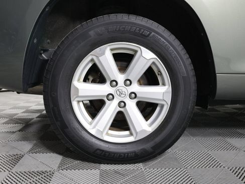 Used 2010 Toyota Highlander SE AWD/4WD image 7