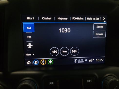 Used 2024 GMC Terrain SLT image 25