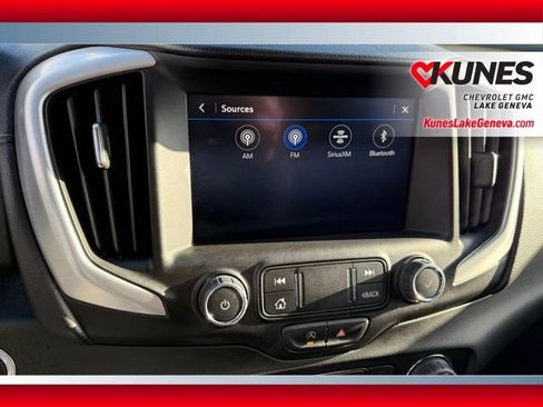 Used 2024 GMC Terrain SLT image 34