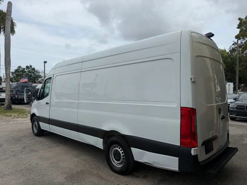 Used 2019 Mercedes-Benz Sprinter 170 w/ Driver Convenience Package image 3