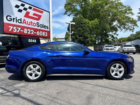Used 2015 Ford Mustang Coupe image 2
