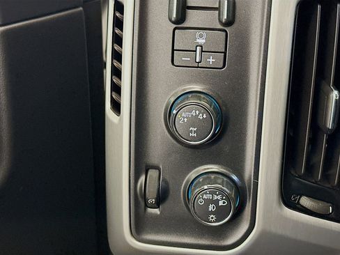 Used 2018 GMC Sierra 1500 SLT image 17