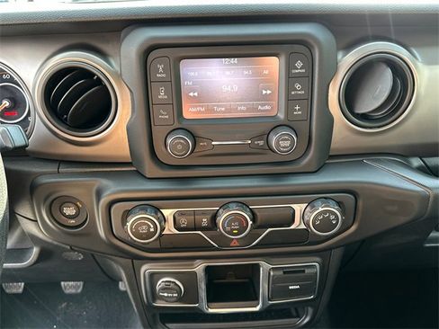 Used 2020 Jeep Wrangler Sport image 25