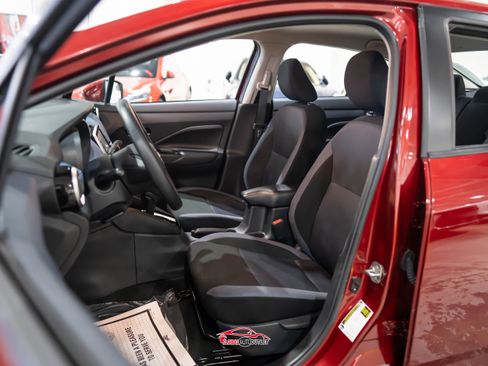 Used 2025 Nissan Versa SV image 16