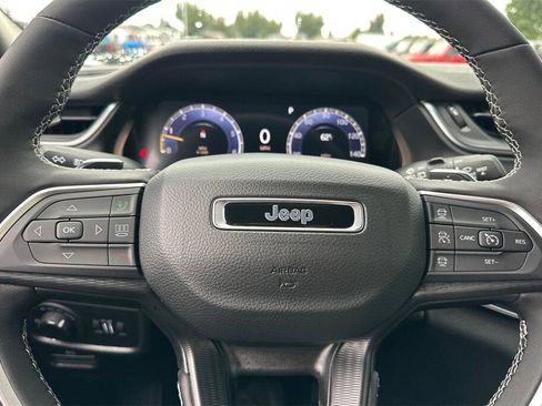 New 2025 Jeep Grand Cherokee Altitude image 23