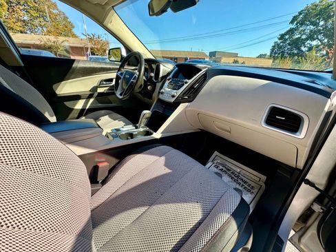 Used 2014 Chevrolet Equinox LT w/ Driver Convenience Package image 19