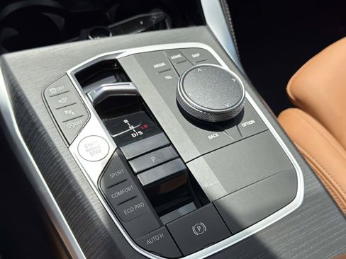 Used 2025 BMW M440i RWD image 24