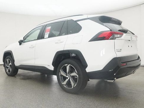 New 2025 Toyota RAV4 SE image 14