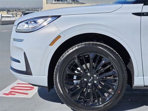 New 2026 Lincoln Corsair Reserve w/ Jet Appearance Package image 9