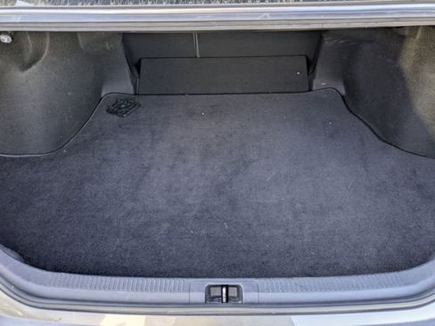 Used 2020 Toyota Camry XLE image 28