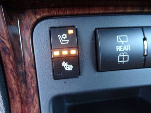 Used 2014 Chevrolet Traverse AWD LTZ image 27