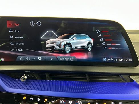Used 2026 Cadillac Optiq V AWD/4WD image 21