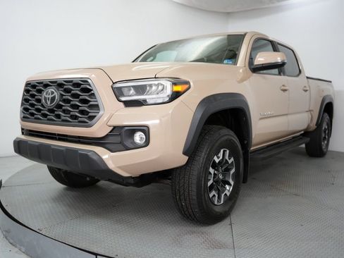 Used 2020 Toyota Tacoma TRD Off-Road image 3