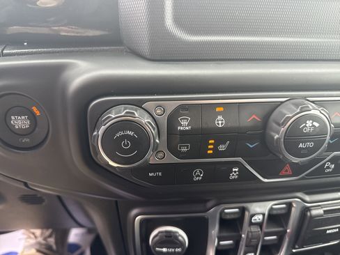 Used 2020 Jeep Wrangler Unlimited Sport AWD/4WD image 26