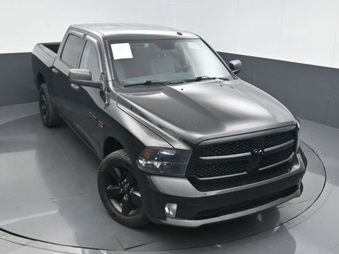 Used 2018 RAM 1500 Express w/ Black Ram 1500 Express Group AWD/4WD image 35