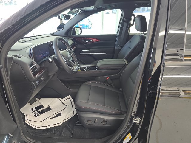 Certified 2026 Chevrolet Traverse Z71 w/ Driver Confidence Package AWD/4WD image 14
