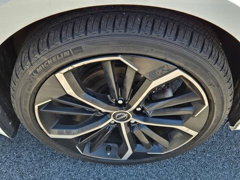 Used 2023 Nissan Altima 2.5 SR w/ SR Premium Package AWD/4WD image 9