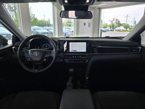 Used 2025 Toyota Camry LE FWD image 34