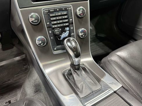 Used 2014 Volvo S60 T5 image 10