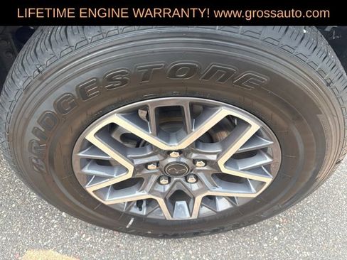 Used 2026 Jeep Wrangler Unlimited Sahara AWD/4WD image 11