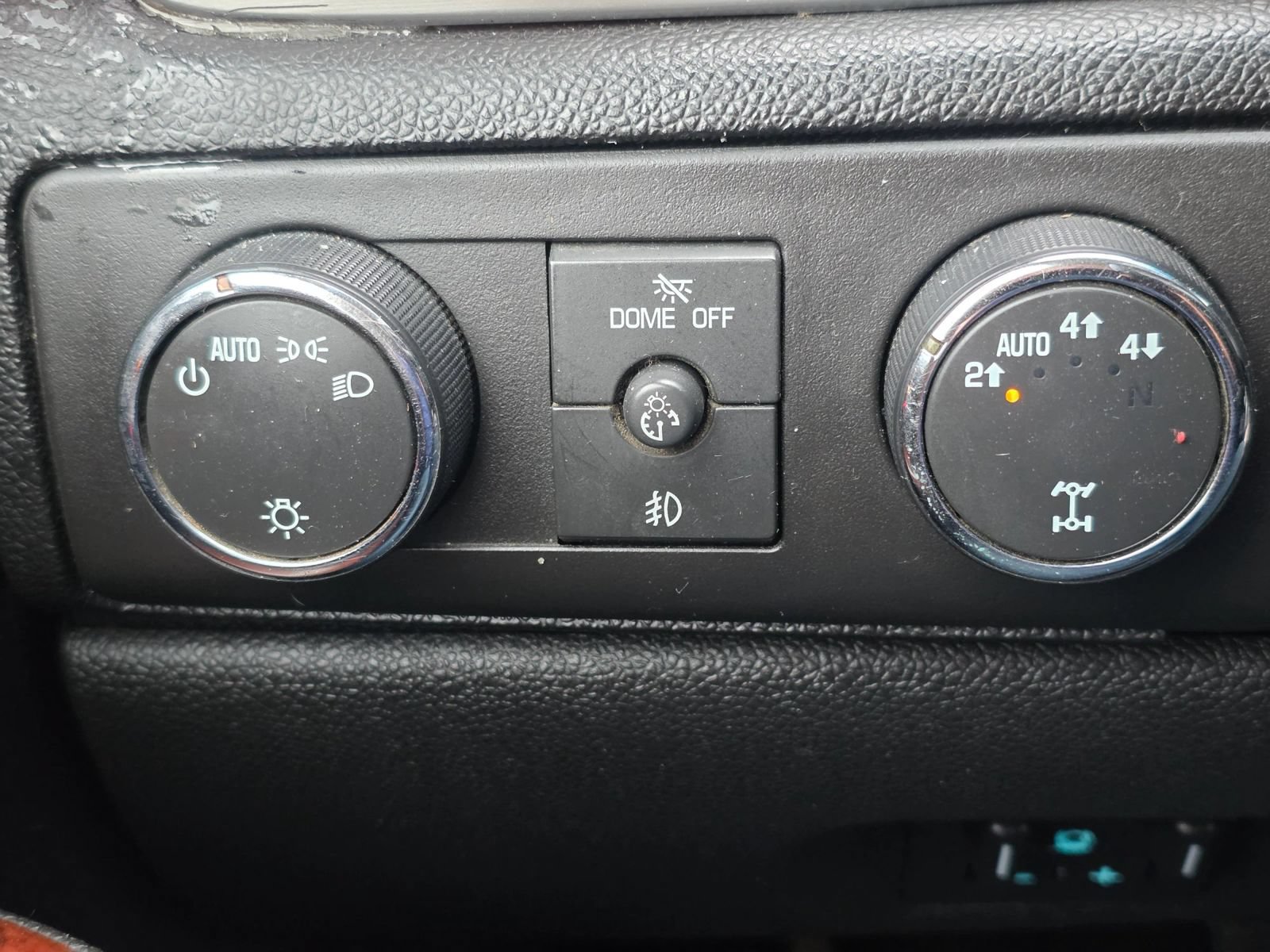 Used 2012 Chevrolet Avalanche LTZ AWD/4WD image 14
