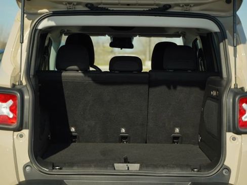 Used 2016 Jeep Renegade 75th Anniversary image 17