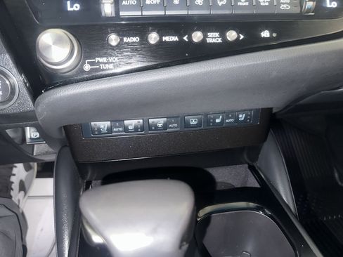 Used 2024 Lexus ES 350 w/ Accessory Package (Z2) FWD image 29