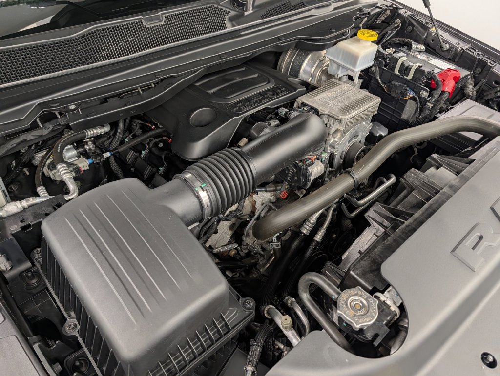 Used 2024 RAM 1500 Laramie AWD/4WD image 31