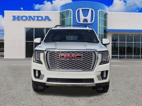 Used 2024 GMC Yukon XL Denali w/ Advanced Technology Package image 8