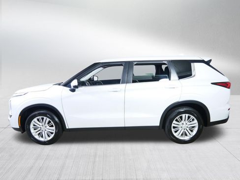 Used 2022 Mitsubishi Outlander ES AWD/4WD image 4