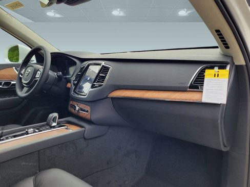New 2024 Volvo XC90 T8 Plus w/ Protection Package Premier image 41