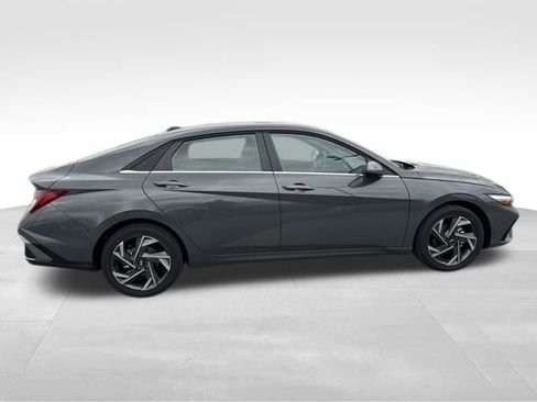 New 2026 Hyundai Elantra Limited FWD image 6