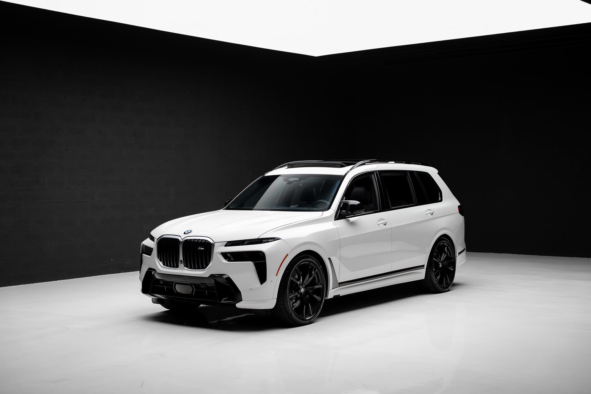Used 2023 BMW X7 M60i w/ Executive Package AWD/4WD image 4