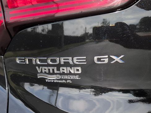 Used 2024 Buick Encore GX Sport Touring image 10