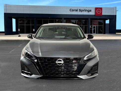 New 2026 Nissan Altima 2.5 SR w/ SR Midnight Edition Package FWD image 6
