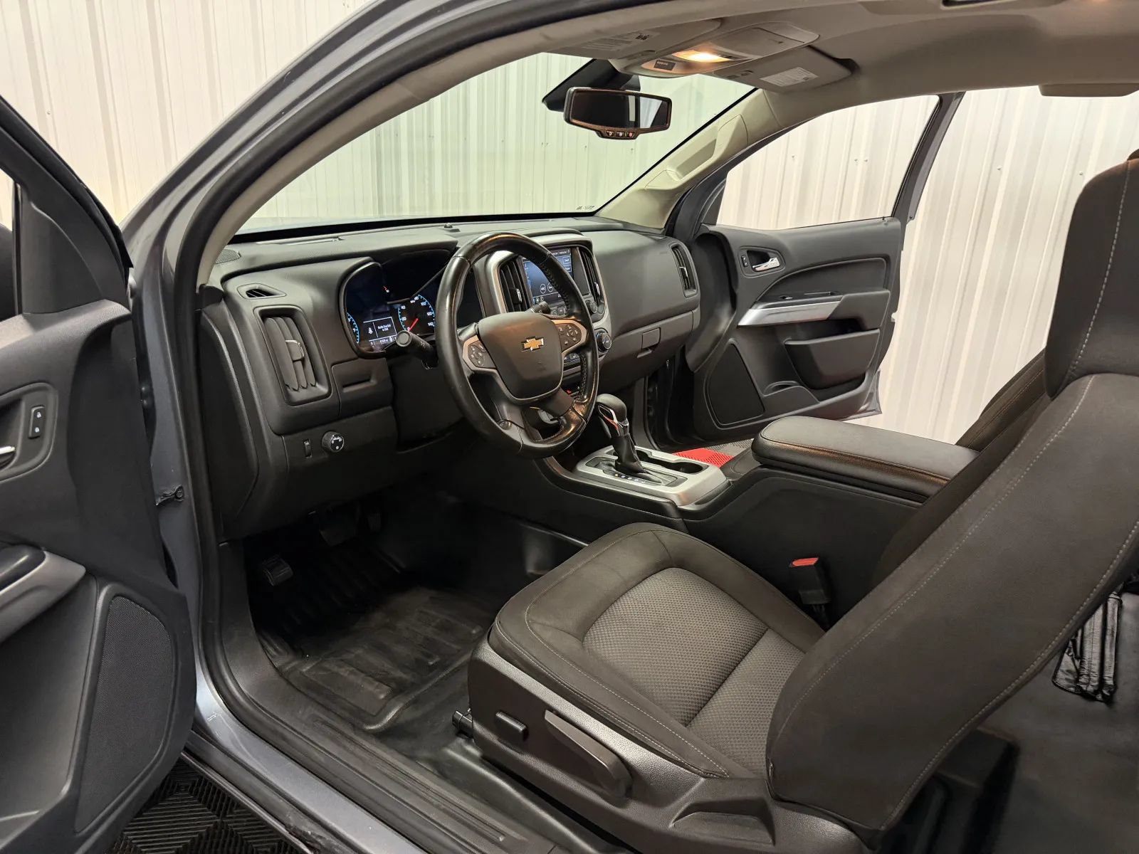 Used 2022 Chevrolet Colorado LT w/ Fleet Safety Package RWD image 36