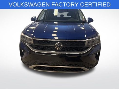 Used 2023 Volkswagen Taos SE image 2